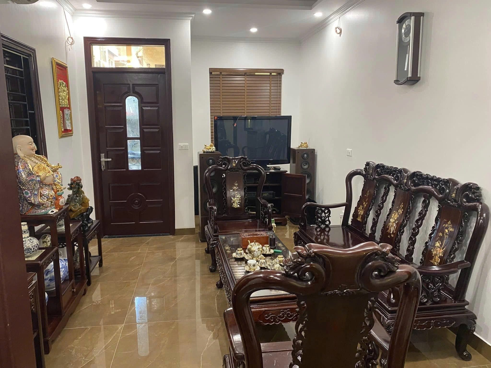 Cho Thuê Nhà Tây Sơn - Đống Đa 32M² 4 Tầng 2 Ngủ - Full Nội Thất - Tầng 1 Kinh Doanh - Giá Thuê 15tr
