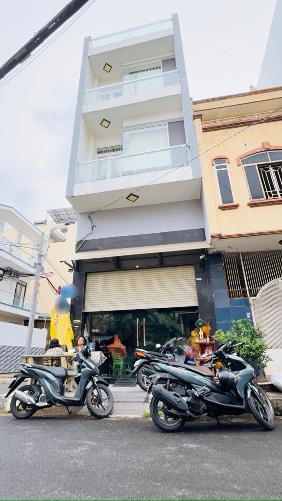 Bán nhà Mặt Tiền Khu Tên Lửa, Gần Công Viên, Chỉ 11.8 Tỷ
