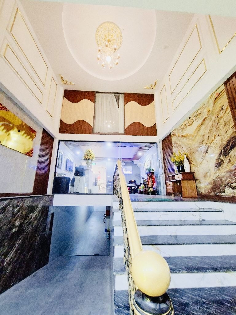 💥BÁN BUILDING 130M2 – 7 TẦNG – DÒNG TIỀN MẠNH – KHU TÊN LỬA...Giá 21.5 tỷ
Thu nhập 150–220 triệu/tháng.
Hầm + lửng + 4 lầu + ST, 21 phòng cho thuê.
– 250A05