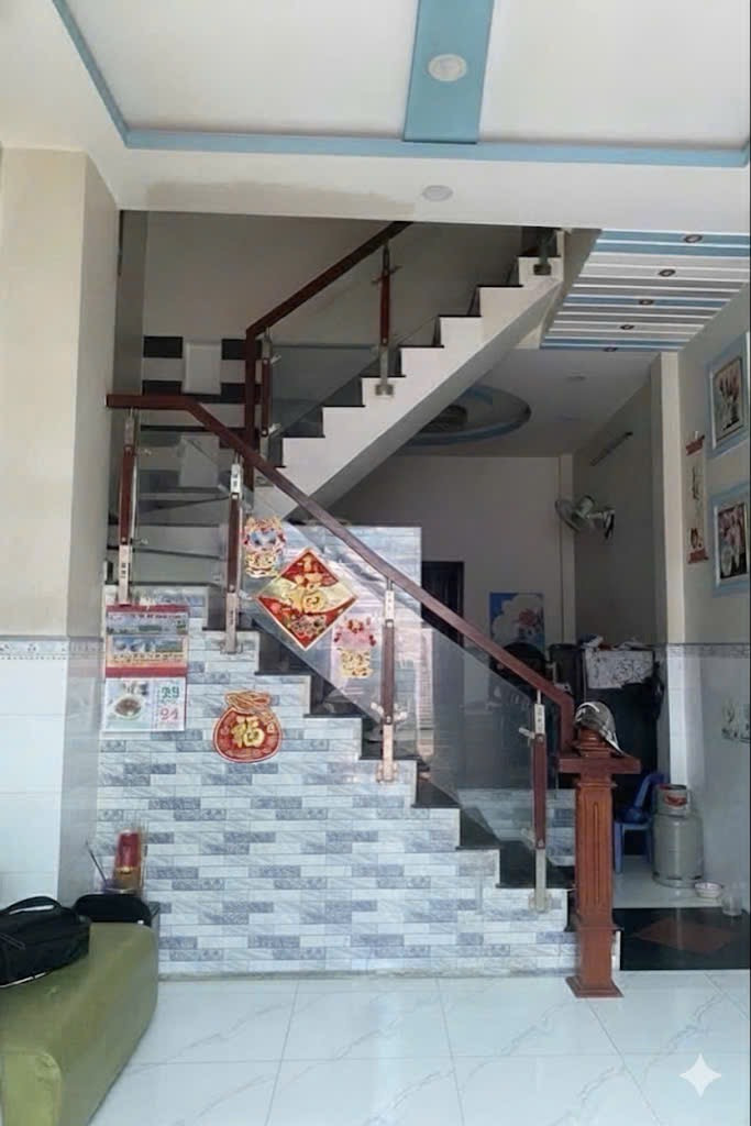Nhà đẹp Tên Lửa-xe hơi đỗ tại nhà,DT52m2,nhỉnh 5 tỷ.