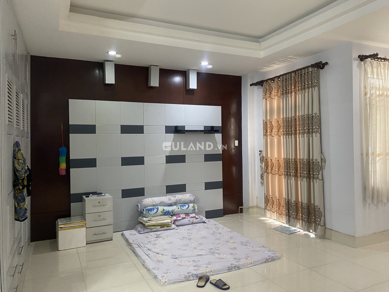 Cho thuê nhà mặt tiền đường tên lửa