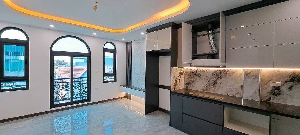 THẠCH BÀN NHÀ ĐẸP 6 TẦNG,  MỚI TOANH. THANG MÁY.  40M. NHỈNH 12...TỶ