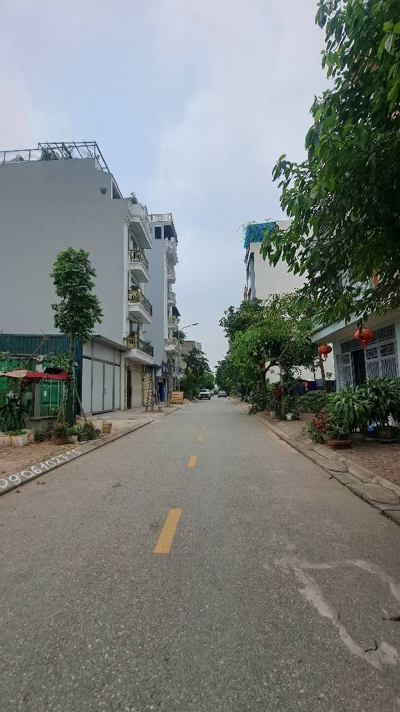 BÁN ĐẤT TĐC THẠCH BÀN 130M2- MT 7.5m- VỈA HÈ, Ô TÔ TRÁNH- 30 TỶ