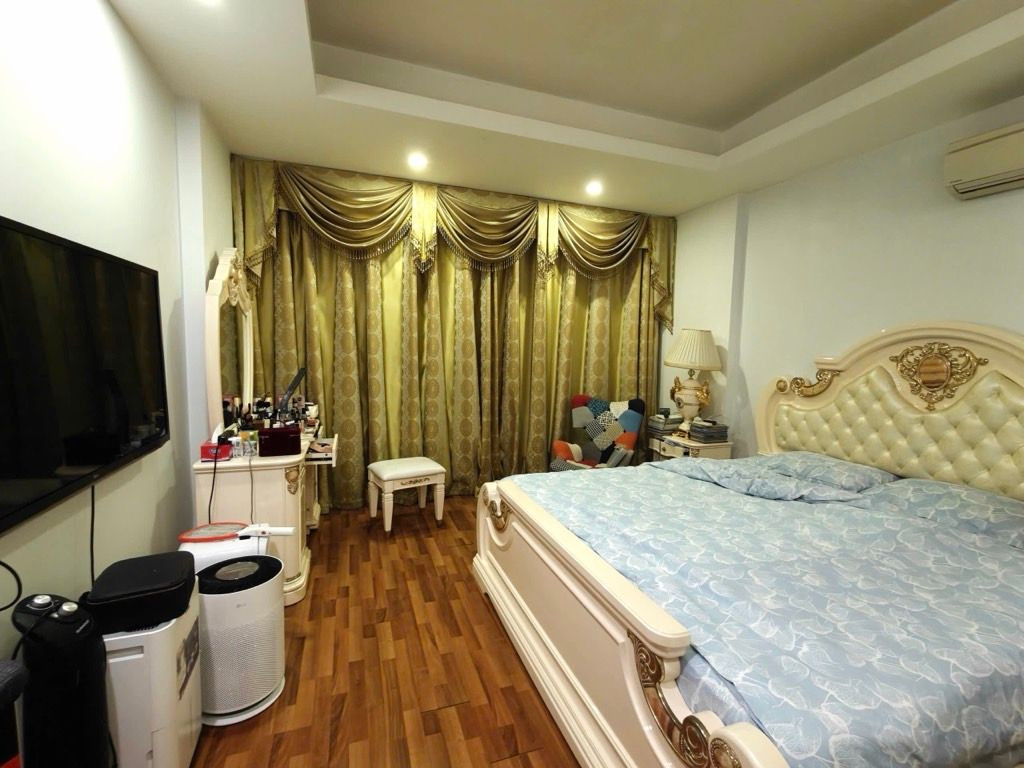 Bán nhà 54m² full thổ cư ngang 5m giá 30.5 tỷ tại Đường Thái Hà Phường Đống Đa