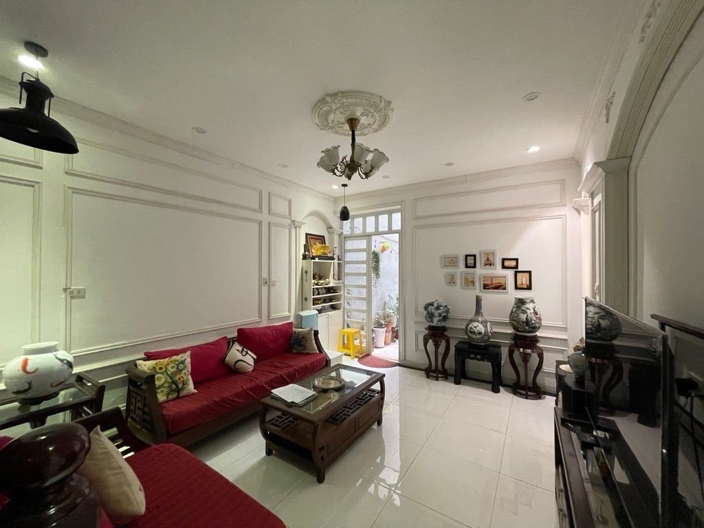 Bán Nhà Phố Thái Hà, 60m, Đường OTO, Gia Đình Đông Người Ở, Phố VIP Nhiều Tiện Ích. Giá 14,9 Tỷ