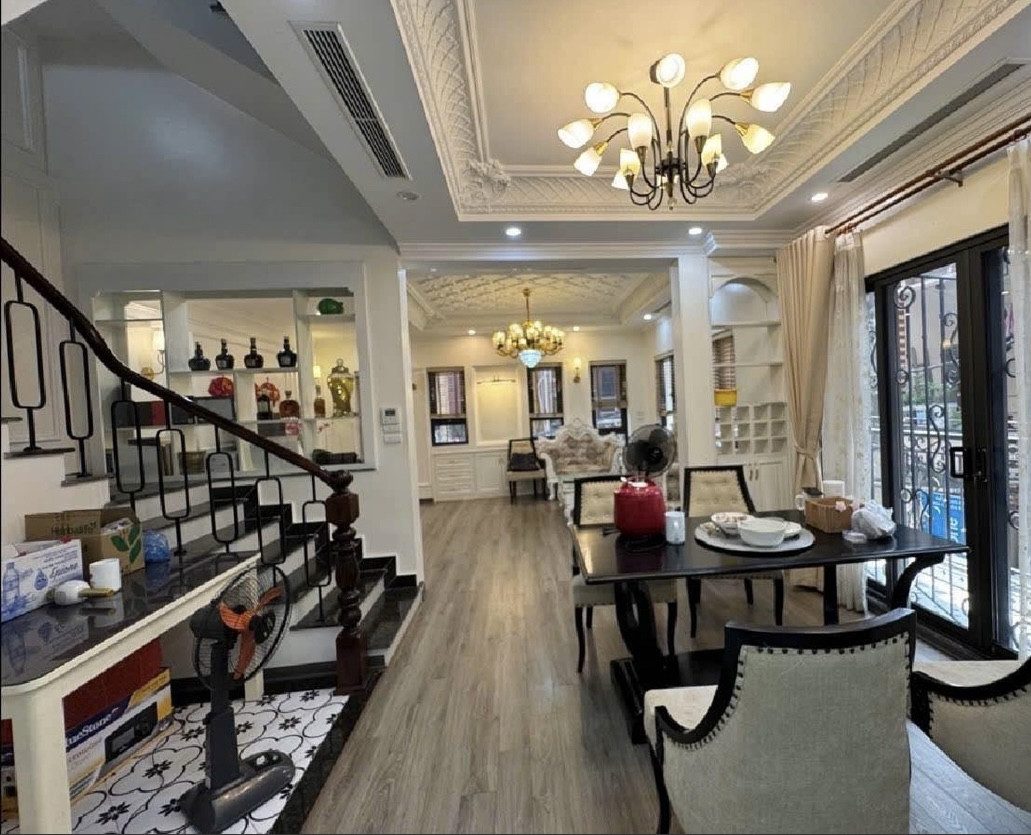 Bán Nhà riêng 61m2 có sẵn 61 m2 thổ cư giá 19 tỷ tại Đường Thái Hà Phường Trung Liệt Quận Đống Đa Hà Nội