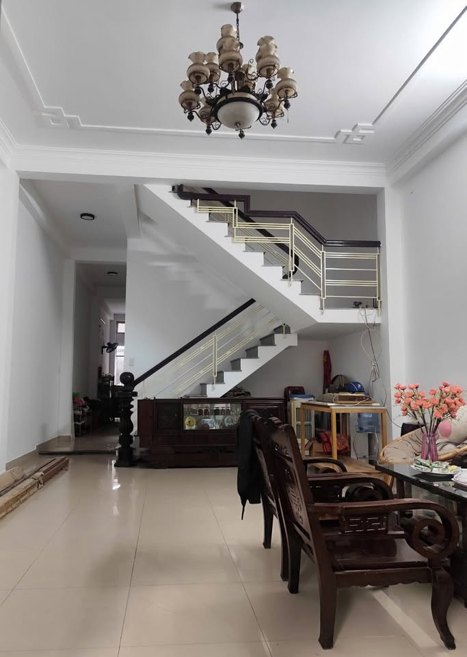 THÁI THỊ BÔI - NHÀ 2.5TẦNG, 120M2, ÔTÔ TẬN SÂN VÀI BƯỚC RA ĐƯỜNG, GẦN CHỢ - CHỈ 5.X TỶ