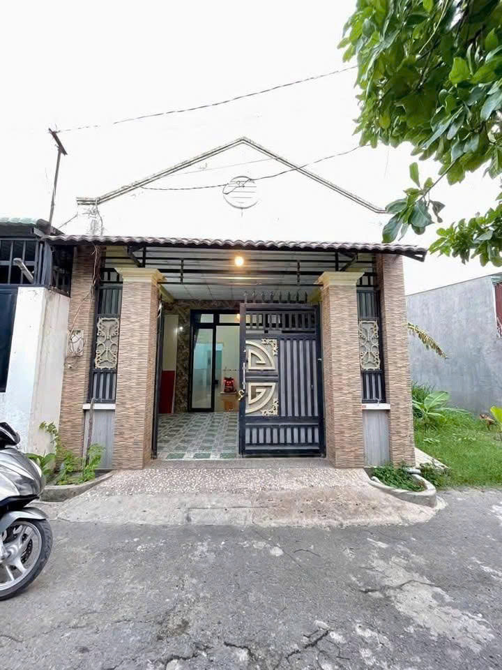 BÁN GẤP. CĂN NHÀ C4 Ở BÀ ĐIỂM SỔ HỒNG RIÊNG DT 72M2 GIÁ 1TI080 TRIỆU