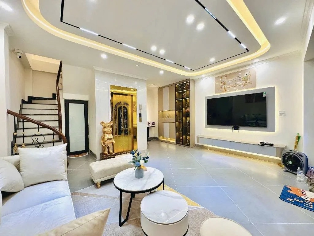 Nhà mới 7 tầng thang máy Thái Thịnh Đống Đa – 40 m², full nội thất