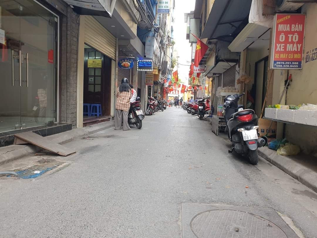 BÁN NHÀ MẶT NGÕ Ô TÔ ĐƯỜNG THÁI THỊNH. 43M2 - 7 TẦNG. 11 PHÒNG CHO THUÊ.