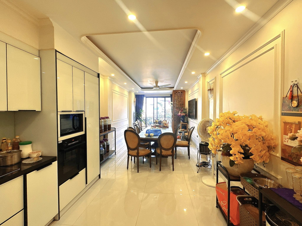 Nhà Mới! Thái Thịnh,Oto,Thang Máy,Kinh Doanh,DT: 62m2 x 7Tầng,Giá: 23.5 tỷ Đống Đa