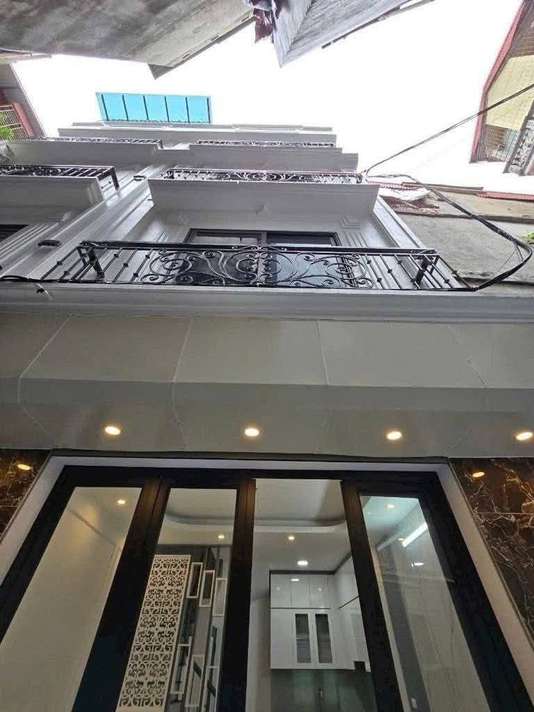 Bán Nhà Thái Thịnh 40M - Ô Tô Đỗ 20M - Giá 13 Tỷ