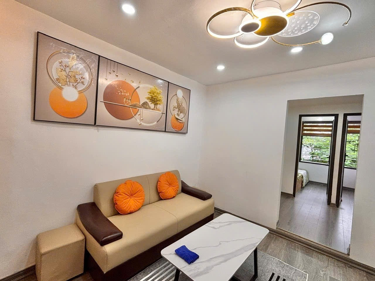 Bán căn hộ tập thể Vình Hồ,Thái Thịnh, Đống Đa, căn góc nhà đẹp như chung cư, ô tô đỗ