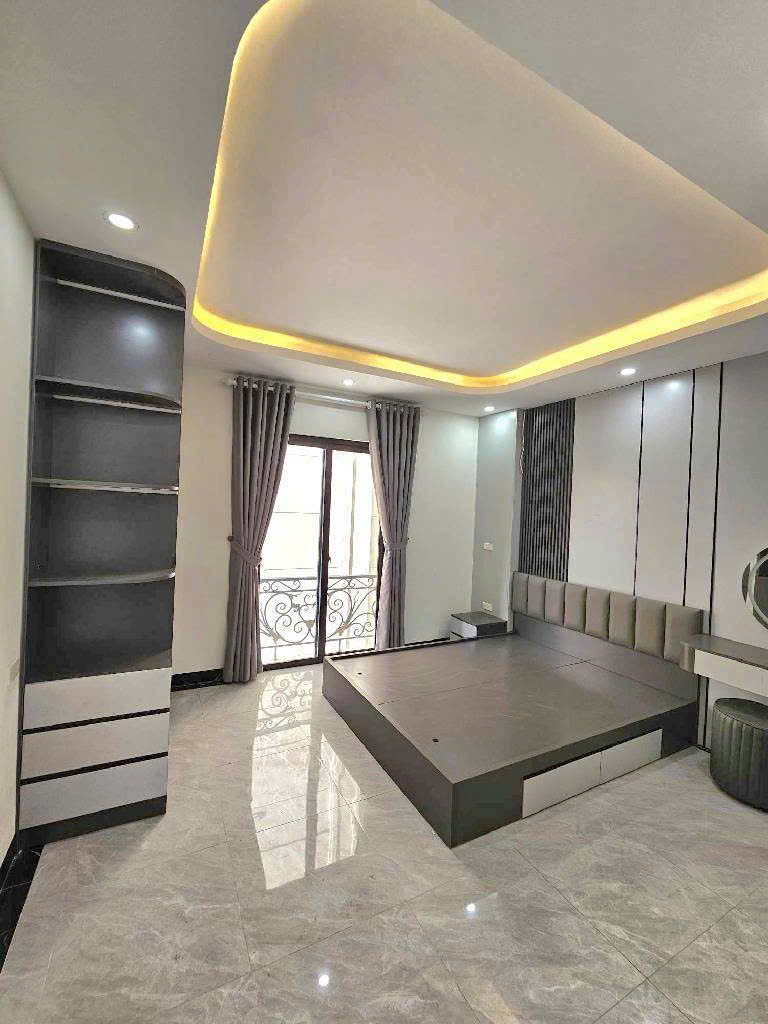 BÁN NHÀ THƯỢNG THANH, LONG BIÊN - 5 TẦNG XÂY MỚI - Ô TÔ ĐỖ CỔNG - BÃI GỬI XE Ô TÔ CẠNH NHÀ