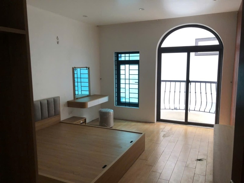BÁN NHÀ MỚI-FULL NỘI THẤT Ở LUÔN Phố Thanh Am 58 m2 X 5 Tầng 10.8 Tỷ Long Biên-Hà nội.