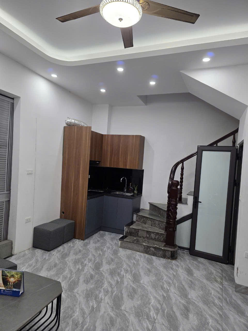Cho thuê nhà nguyên căn Thanh Lân, Vĩnh Hưng 40m2X5t,4pn,3wc có đồ 9tr