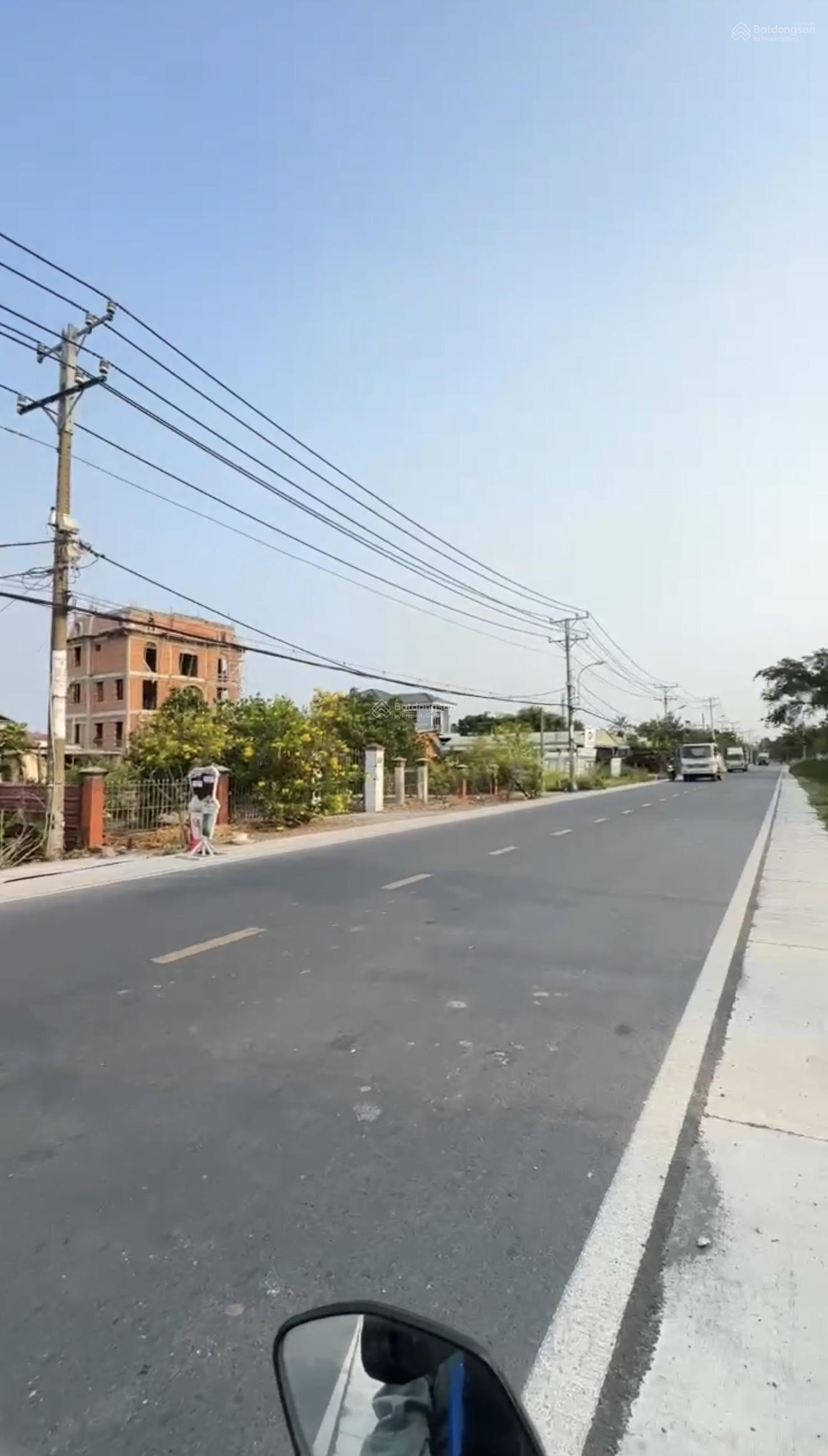 Cần ra nhanh lô đất nằm ngay mặt tiền đường Thanh Niên ,gần chợ cầu Sáng , giá chỉ 17tr/m2