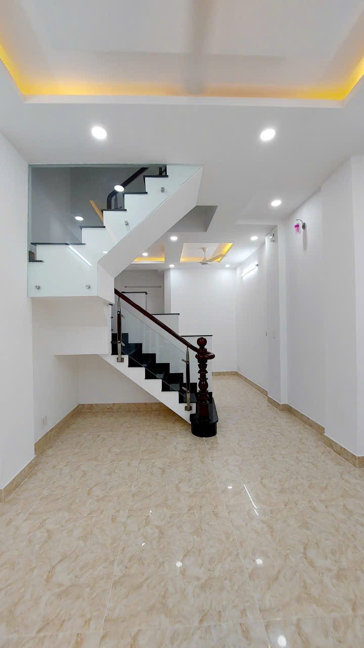 Nhà phố khu phân lô Vạn Xuân, đường Thạnh Xuân 24, Quận 12, xây đồng bộ, đường ô tô, đậu xe trước nhà, vào ở ngay!