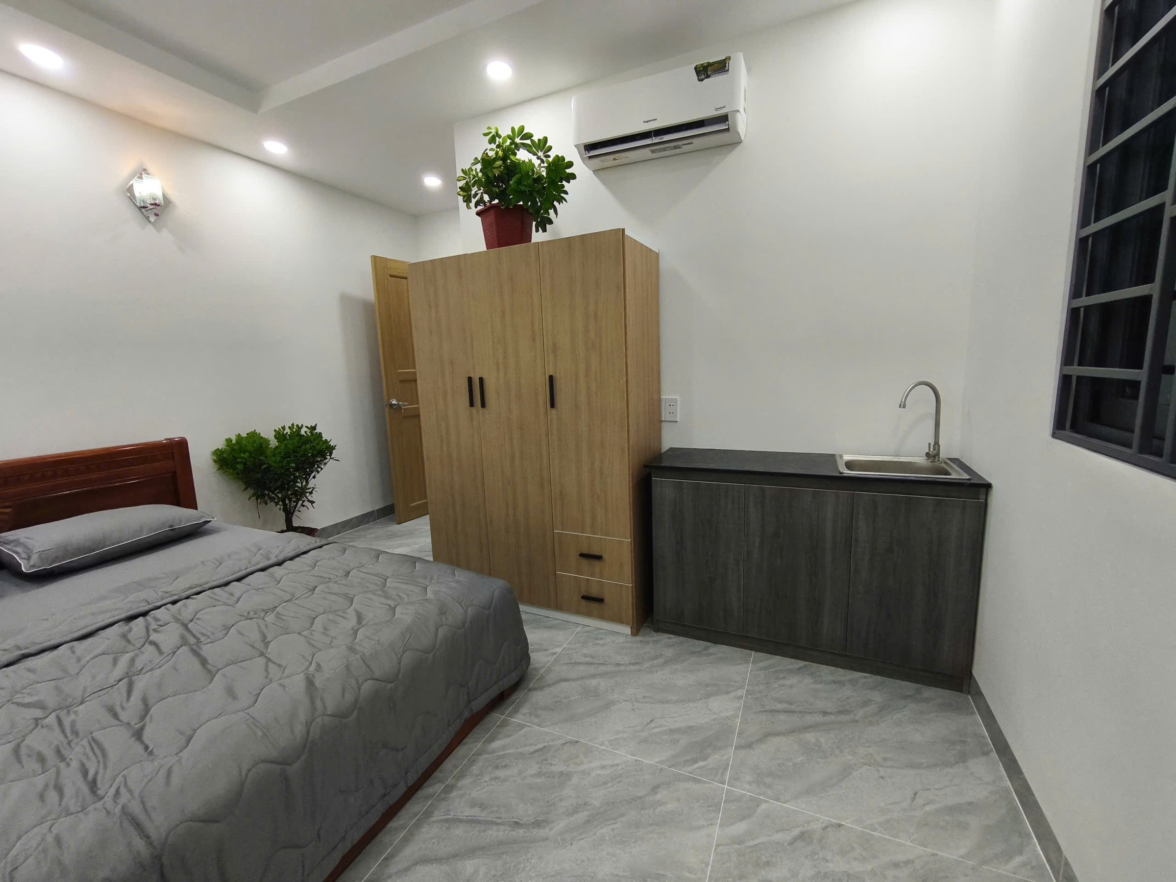 CHÍNH CHỦ CHO THUÊ CHDV MINH KHỞI Thang máy Full NT Invest- 1PN Cửa sổ trời Siêu sáng- GIÁ CHỈ 3TR4