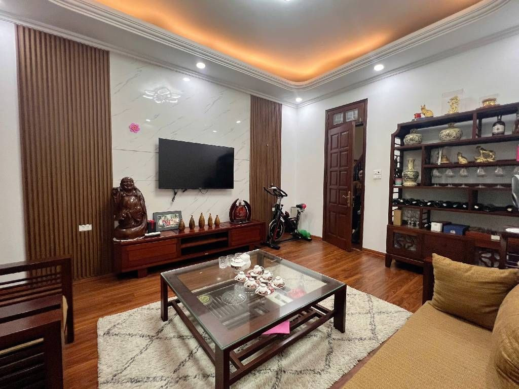 Tuyệt phẩm phố VIP Thể Giao – 49m² xây 5 tầng tâm huyết – Vị trí độc bản, hiếm hoi căn thứ hai