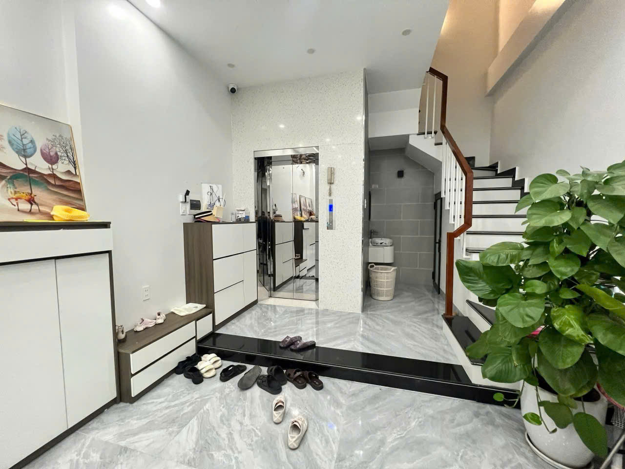 🏡 Bán Nhà Phố – Khu Đi Bộ Thế Lữ, Hồng Bàng, Hải Phòng. 5 tầng thang máy chỉ 8,5 tỷ