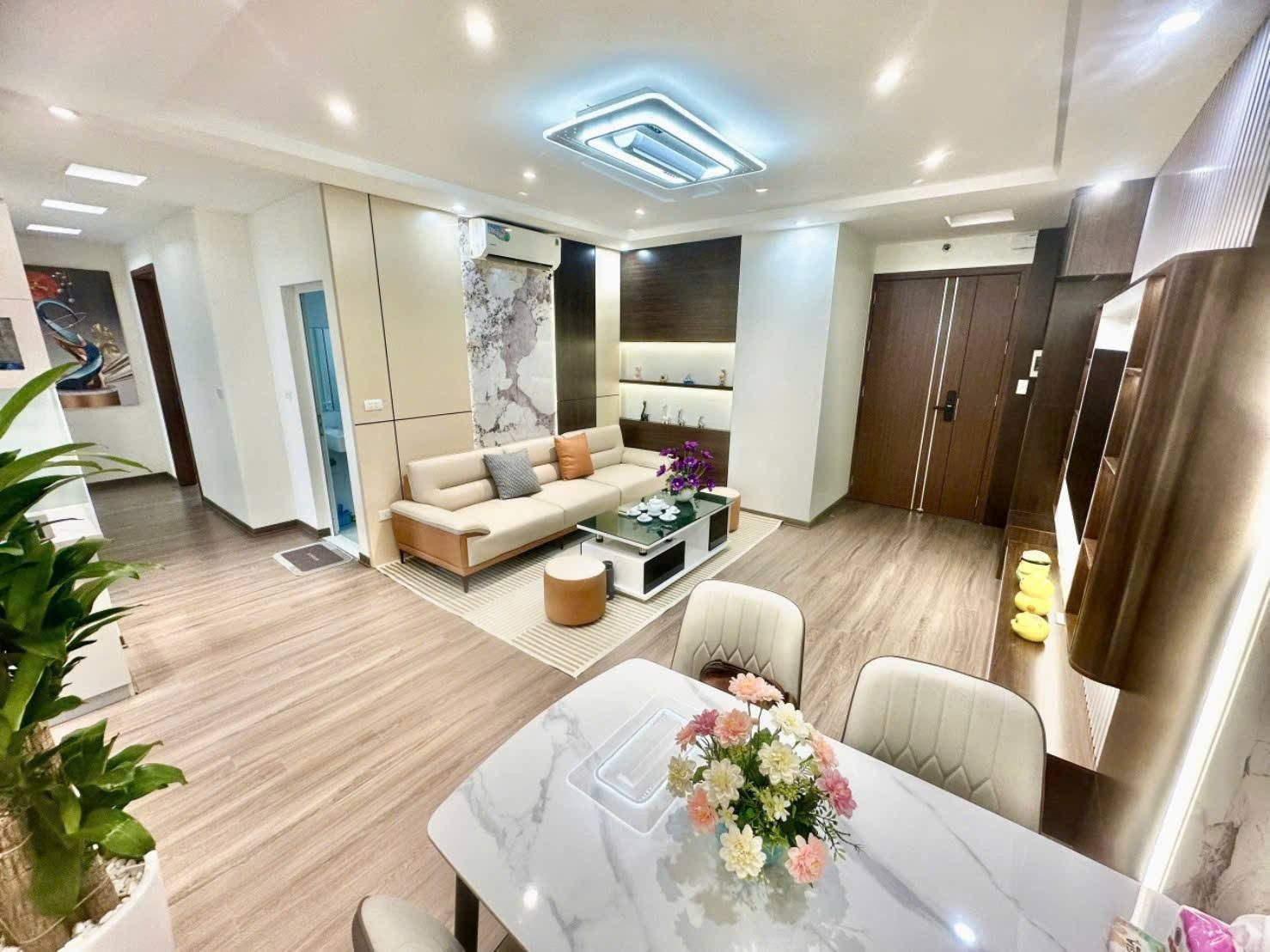 Bán Chung Cư Trung Tâm Việt Hưng, Long Biên Tầng Cao View Đẹp, 80m2, 3 ngủ, chỉ 5,38 tỷ
