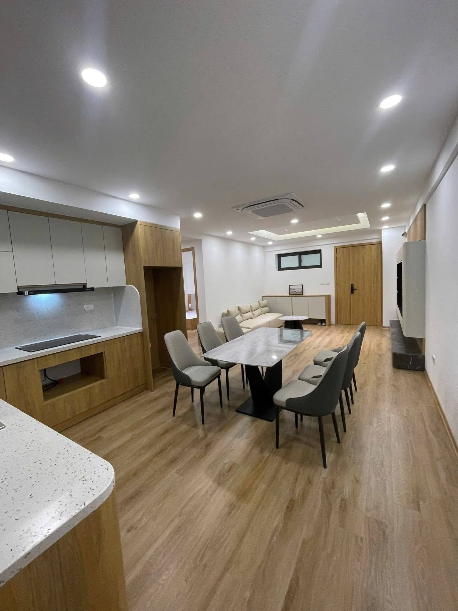 Chỉ 4,3 tỷ Bán Ngay Chung Cư Việt Hưng, Long Biên 70m2 (sổ sẵn giao dịch ngay)