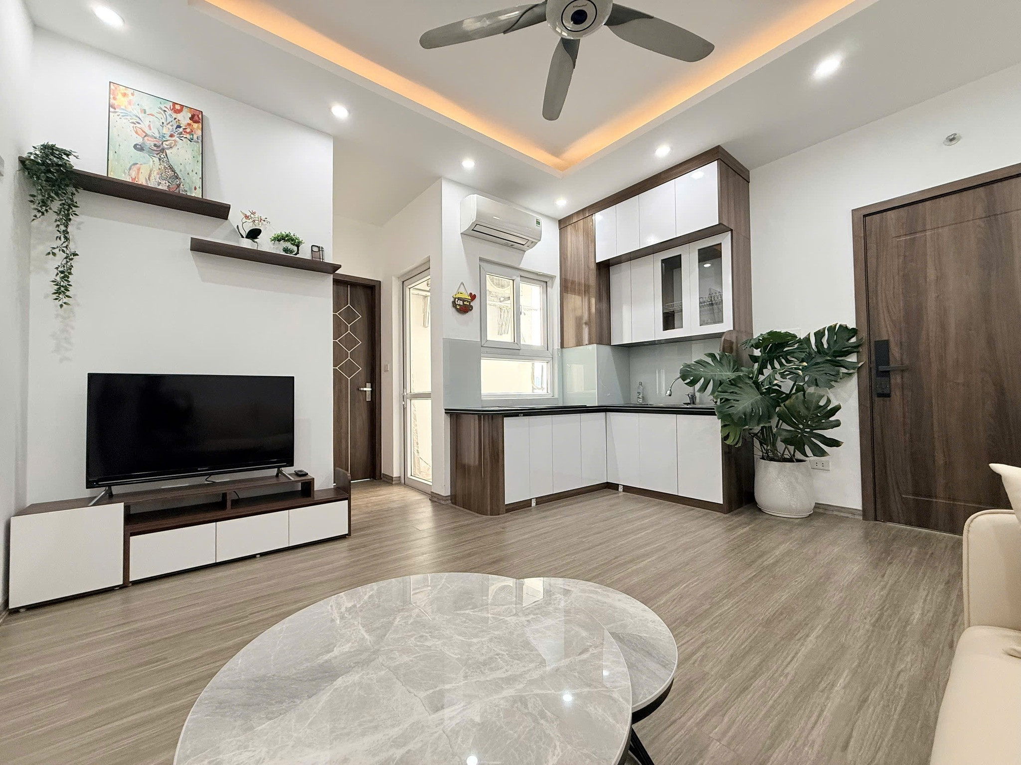 Bán Chung Cư Phường Việt Hưng, Long Biên 76m2, giá 4,7 tỷ (Lô góc)