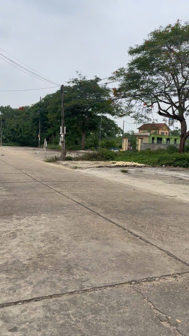 Nhỉnh 4 tỷ sở hữu 62,5 Tặng kèm 40m đất,Trục Chính TĐC Linh Sơn,Đường 18m,gần ĐH FPT,ĐHQG,và QL21A