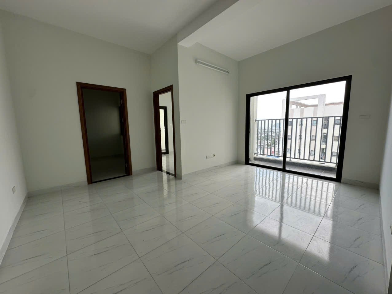 Bán căn hộ chung cư Ssh07 Hà Quang, ban công Đông Nam view phố