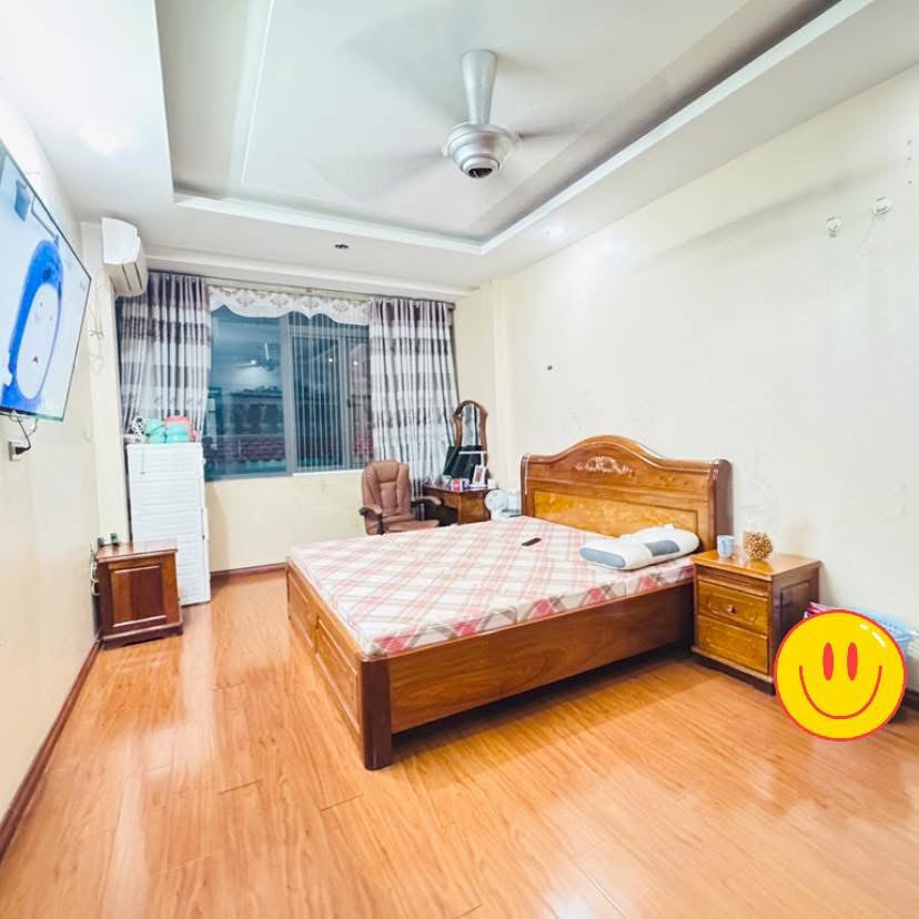Cạnh Bến xe Mỹ Đình, nhà 5 tầng dân xây 57m, Oto ngủ đông trong nhà, nhú 14 tỷ