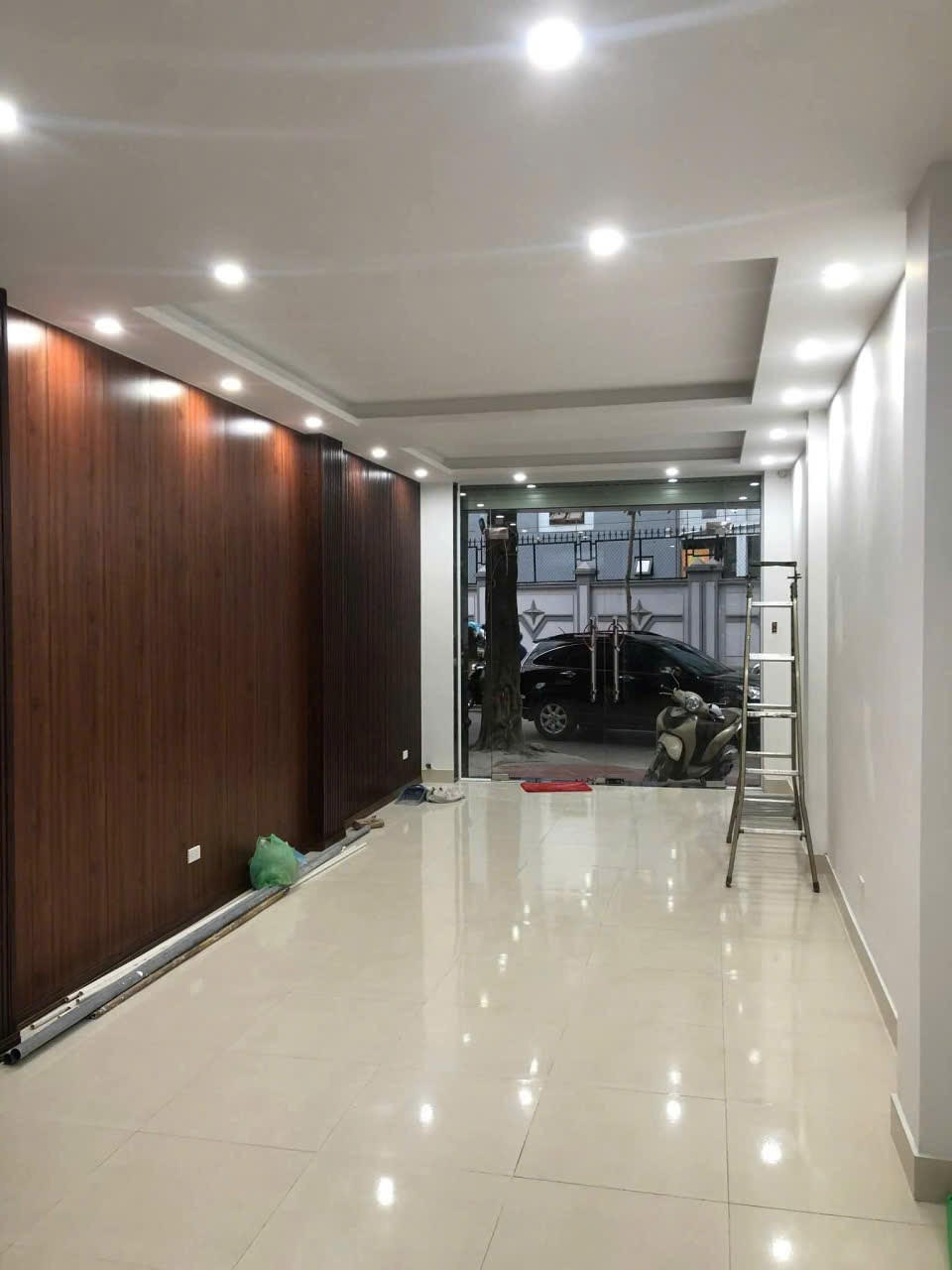 Cho thuê nhà MP Thiên Hiền, Mỹ Đình- Nam Từ Liêm 50M x 6T THANG MÁY giá 45 triệu
