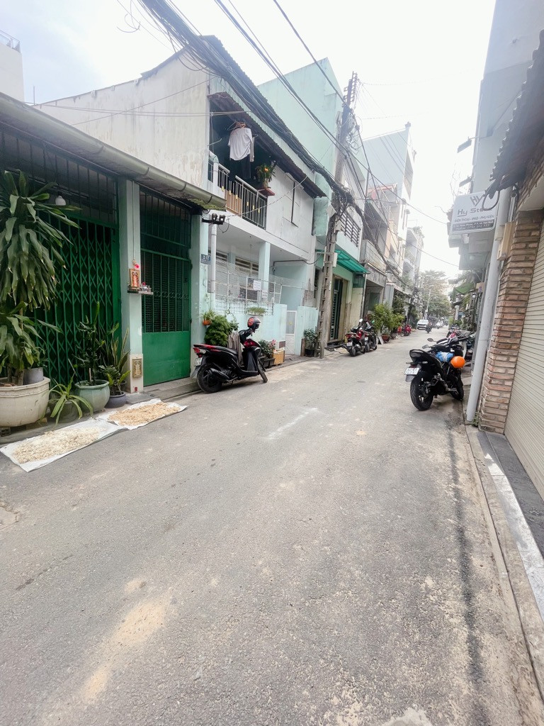 Nhỉnh 6 Tỷ HXH Thiên Phước Tân Bình Giáp Khu DC cao cấp Thuận Việt Q10 37m2 4 tầng 6PN