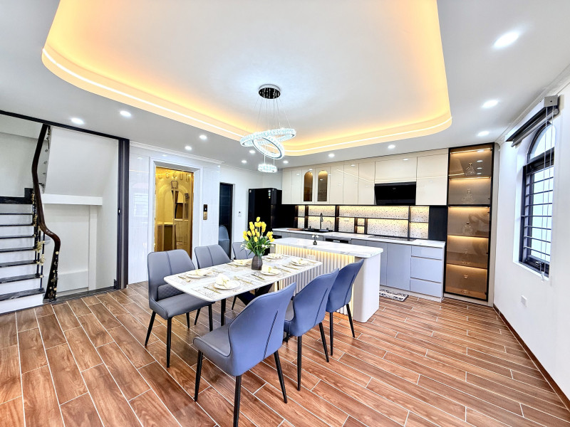 Bán nhà Thịnh Quang 40m² ngang 5.6m giá 14.8 tỷ Phường Đống Đa (LH: Zalo 0862299066)