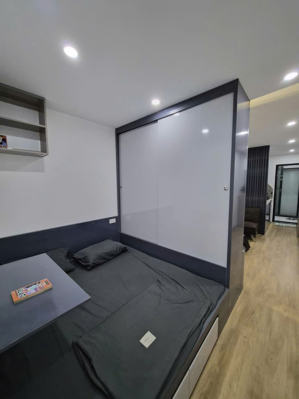 Bán gấp giá rẻ căn hộ Thịnh Quang 45m, tầng 2, mặt tiền 4m, 1.93 tỷ Đống Đa.