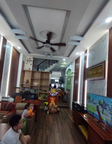 Nhà 4 Tầng Diện Tích 75 m2  Xe Hơi Vào Tới Cửa Đường Thới An 16 Quận 12