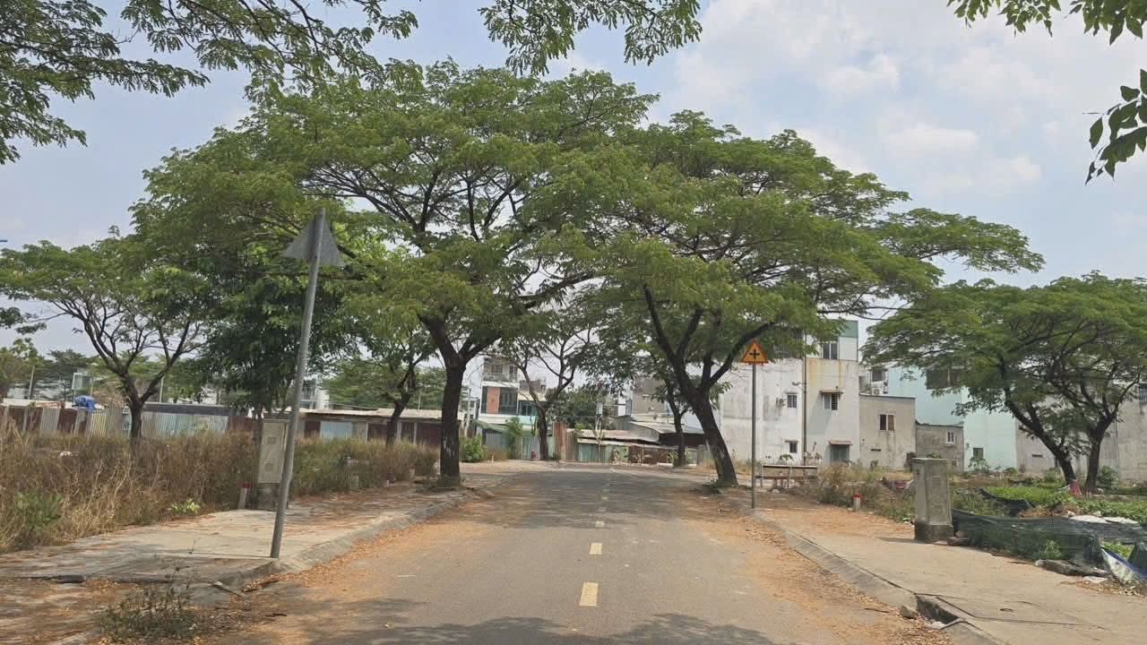 3 lô đất SHR khu phân lô đường nhựa 12m Võ Thị Phải (TA 09 cũ) gần Lê Thị Riêng qua Gò Vấp 5p