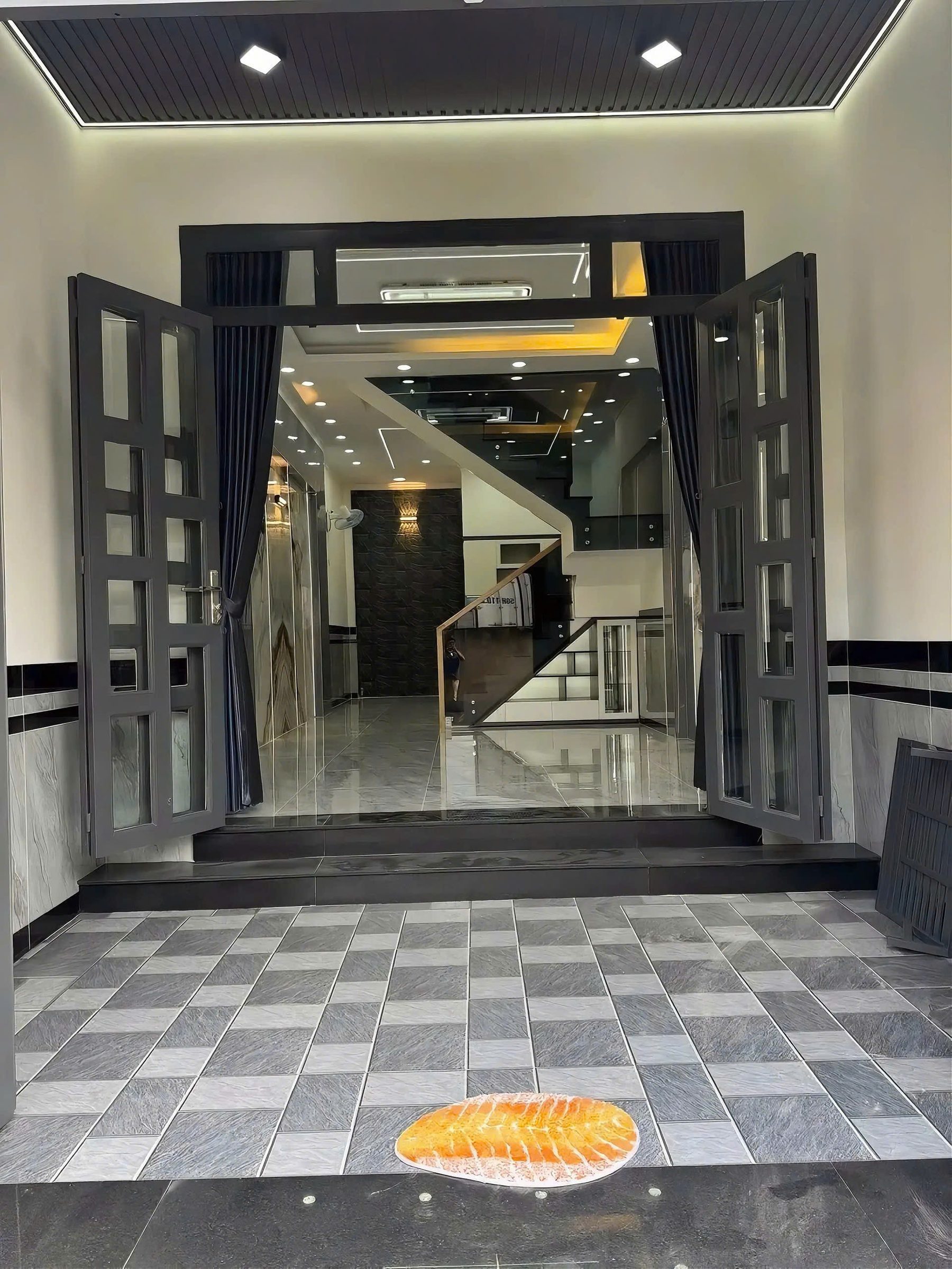 Siêu phẩm nhà 39m2 hẻm xe tải đường Lê Văn Khương, gần quán lẩu Bò Tèo. Có 2PN 2WC. Giá 1,49 tỷ (còn TL).