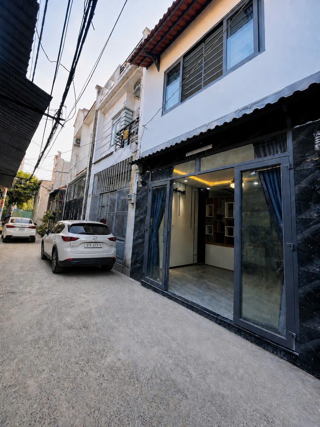 Nhà lầu 4,5x7m hẻm ô tô đường Lê Văn Khương ngay chợ Thiếc. Có 2PN 2WC, sân phơi. Giá 1,39 tỷ (còn bớt)