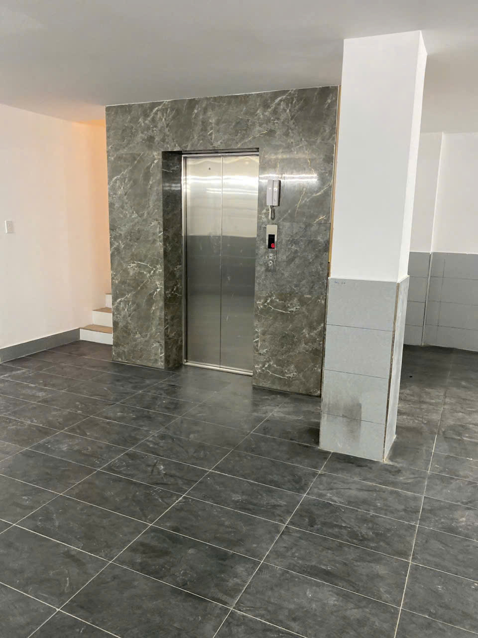 CHDV đường Thống Nhất đối diện Lotter Nguyễn Văn Lượng , DT 8x29m, 32 phòng.Thu nhập 160 triệu/tháng.