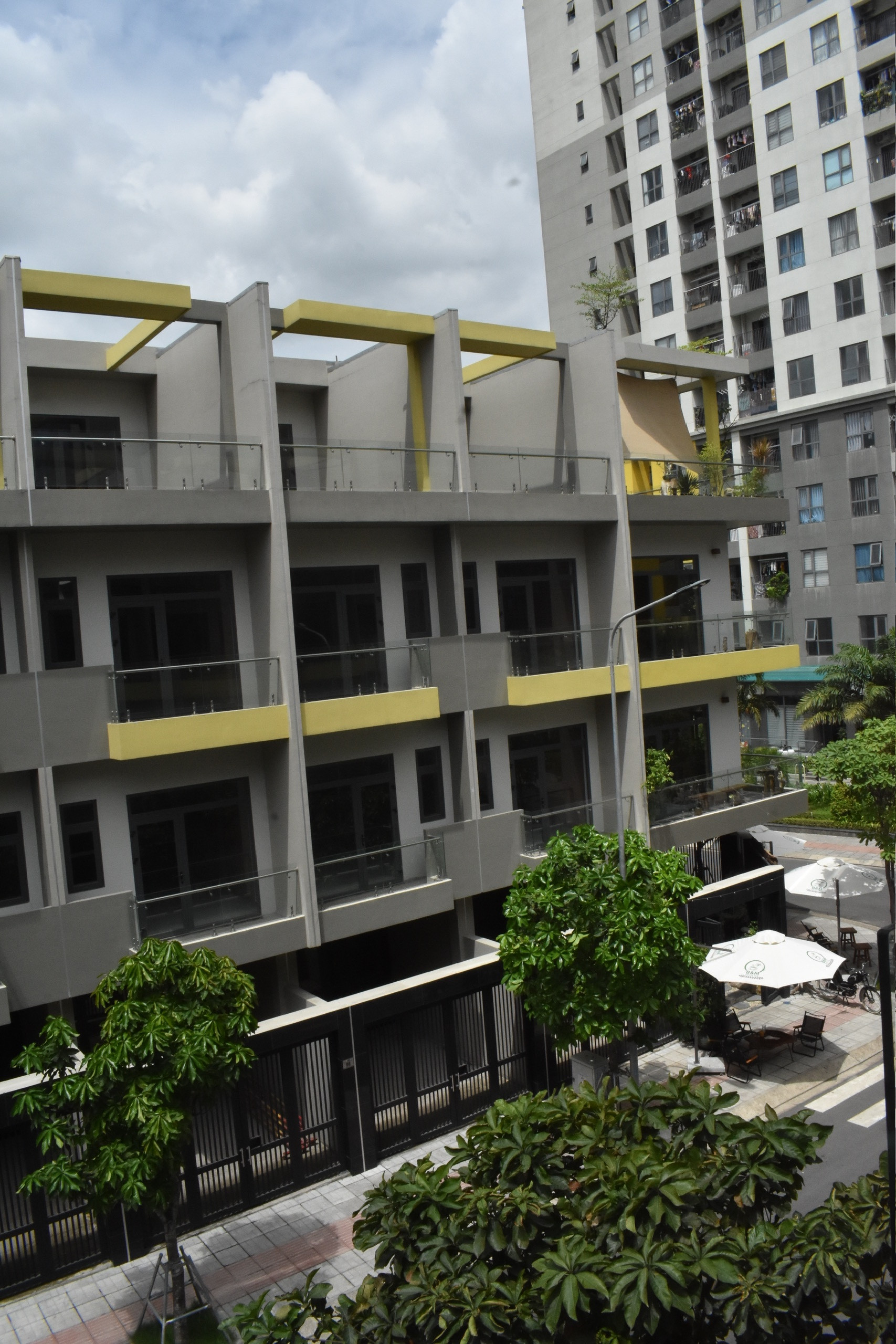 BÁN NHÀ PHỐ THƯƠNG MẠI BCONS UNI VALLEY – 4 TẦNG – 270M² Sàn