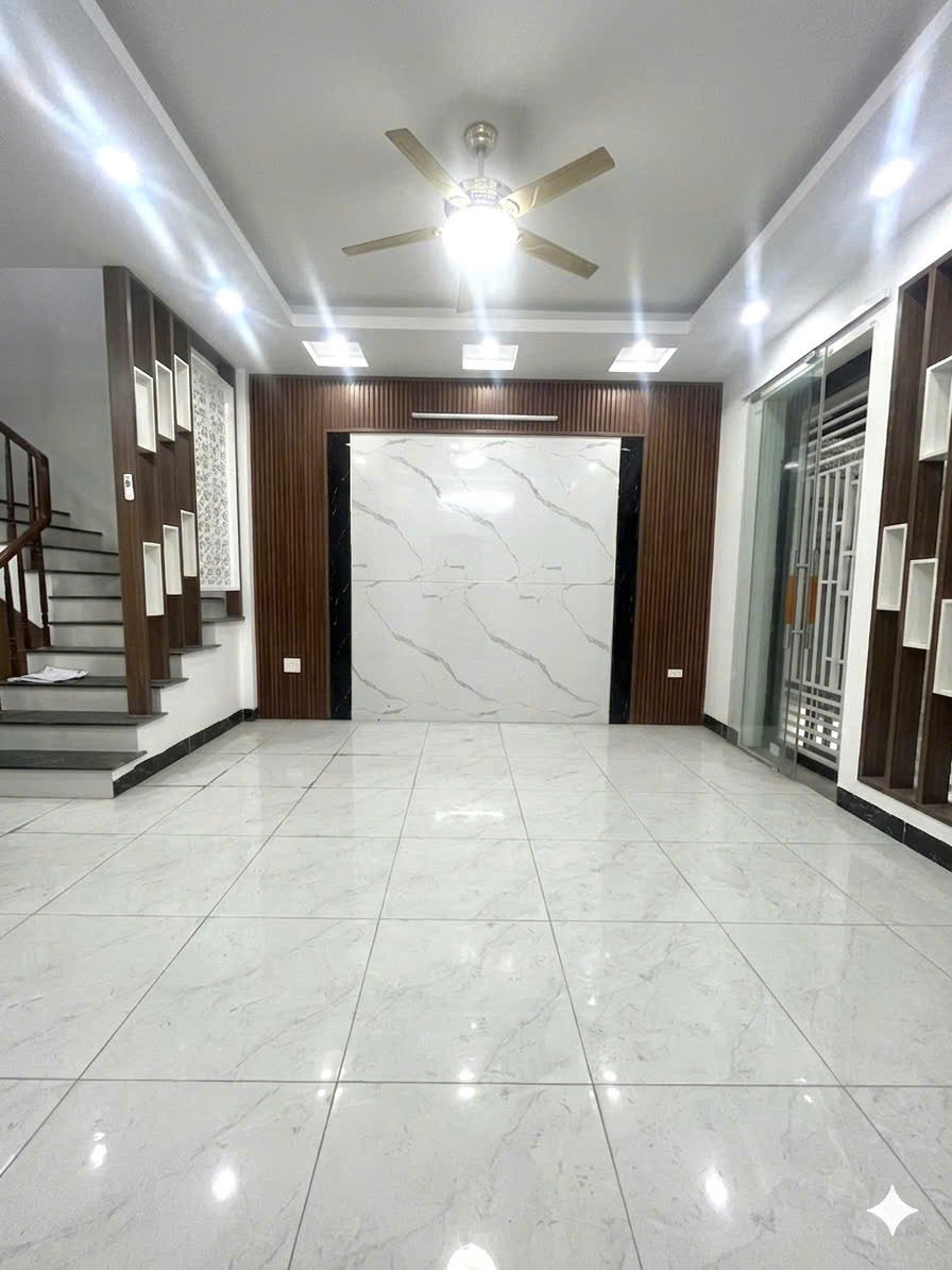 NHÀ ĐẸP THƯỢNG THANH, 5 TẦNG - GẦN Ô TÔ TRÁNH - VÀI BƯỚC RA MẶT PHỐ KINH DOANH SẦM UẤT