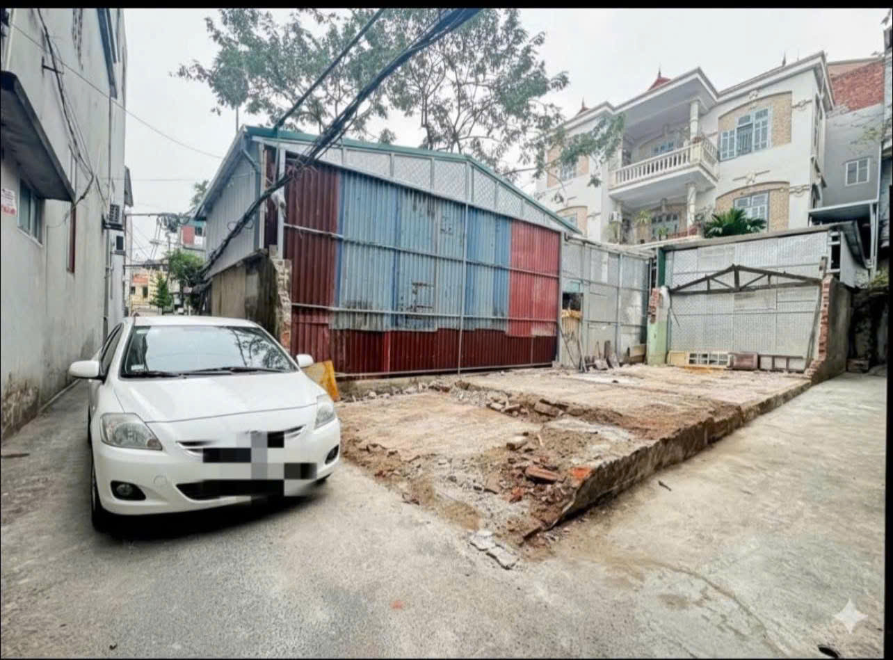 NHÀ ĐẸP LÔ GÓC - Ô TÔ VÀO NHÀ - NGÕ THÔNG TƯ TUNG Thượng Thanh-Long 50m2 8.9 Tỷ.