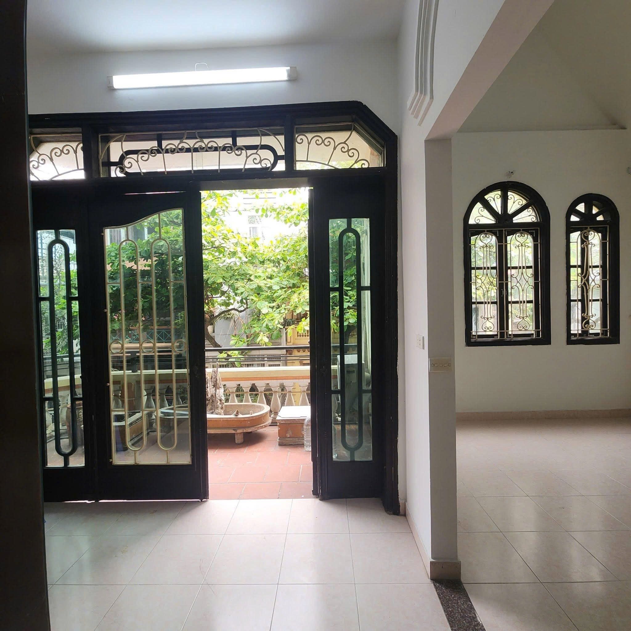 Cho Thuê Nhà Mặt Đường Thụy Khuê 45M² 3 Tầng+ 1 Tum - Nội Thất CB - Kinh Doanh VP, Showroom... Giá Thuê 29tr