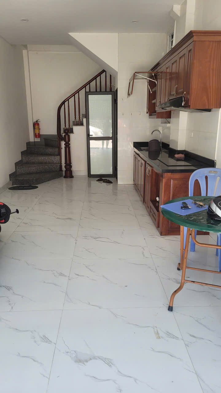 Cho thuê nhà THUỴ PHƯƠNG, Đông Ngạc. 10 triệu/tháng. Phù hợp ở Hộ gđ, văn phòng, KD Onl