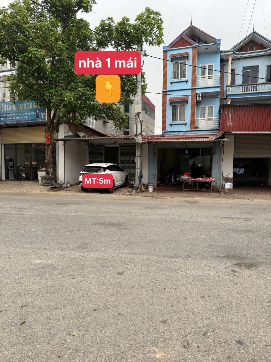❌VỊ TRÍ SIÊU TIỀM NĂNG-TẠO DÒNG TIỀN_SINH LỜI CAO 👉Mặt tỉnh lộ 295 lý viên -Bắc lý-Hiệp hoà-BG
( Nay là Xuân cẩm-Bắc Ninh) 🌷🌷🌷

👉DT:125m2 thổ cư_Mặt tiền=hậu đều:5m 👍
👉Sẵn nhà 1 mái trần nhựa sạch sẽ, đầy đủ điện ,nước,nhà WC ,Chỉ việc kê giường là ở