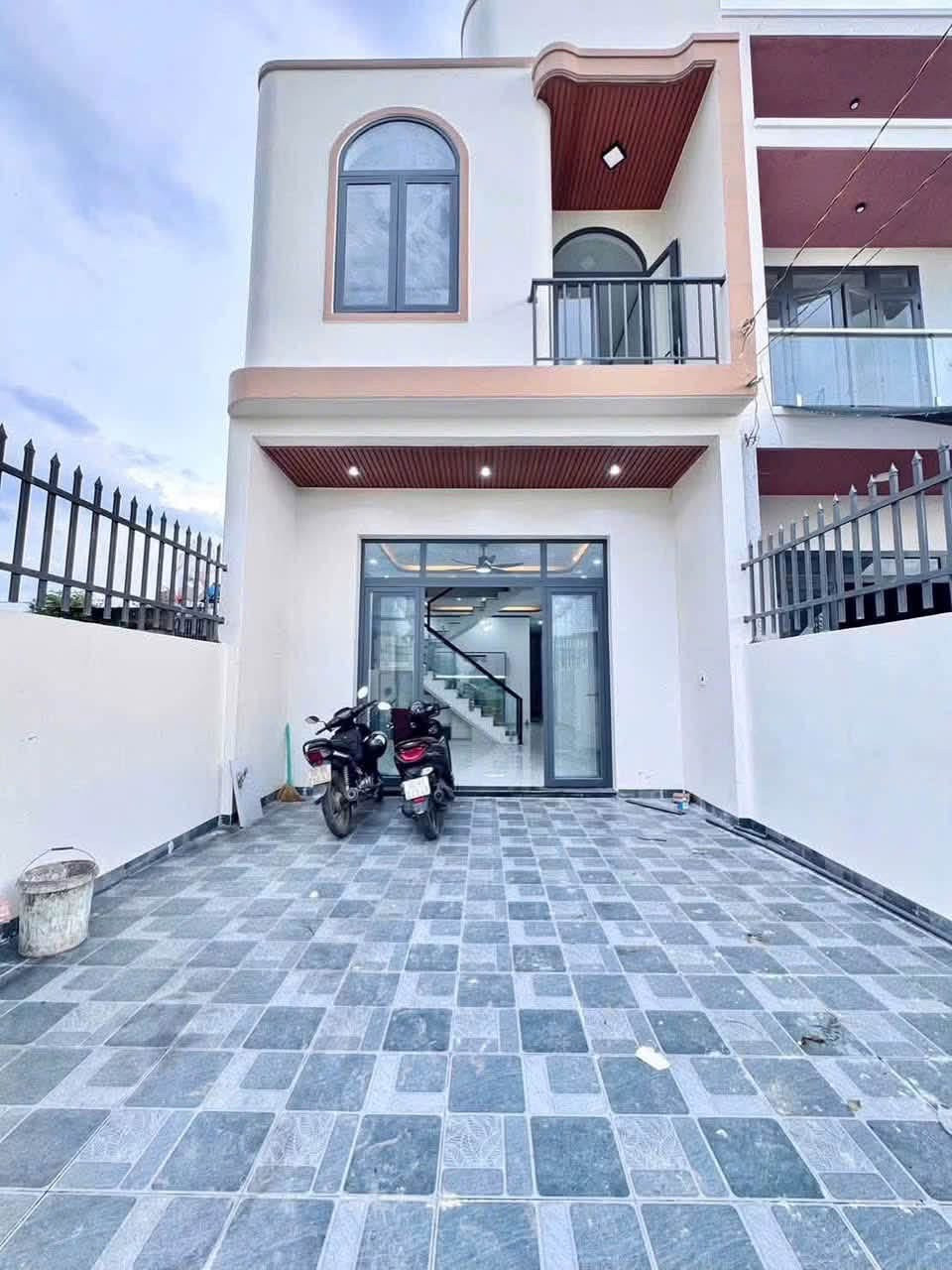 Em bán căn nhà mặt tiền hẻm Văn Phương Kinh doanh tốt