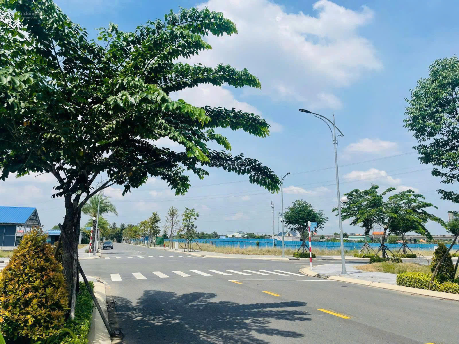 Bán giá yêu thương chỉ từ 1Tỷ2. Thổ cư 100m2 ngay khu dân cư gần sân bay Long Thành_Tiện ích-Hạ tầng 100%. Cam kết có sổ thật đất thật .
