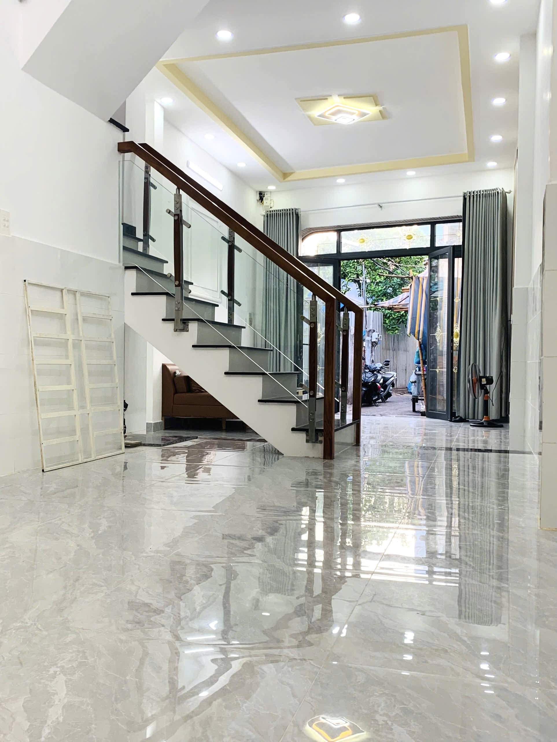 Cạnh Khu Tên Lữa,Nhà Đẹp, DT 60 M2,Nhỉnh 4 Tỏi