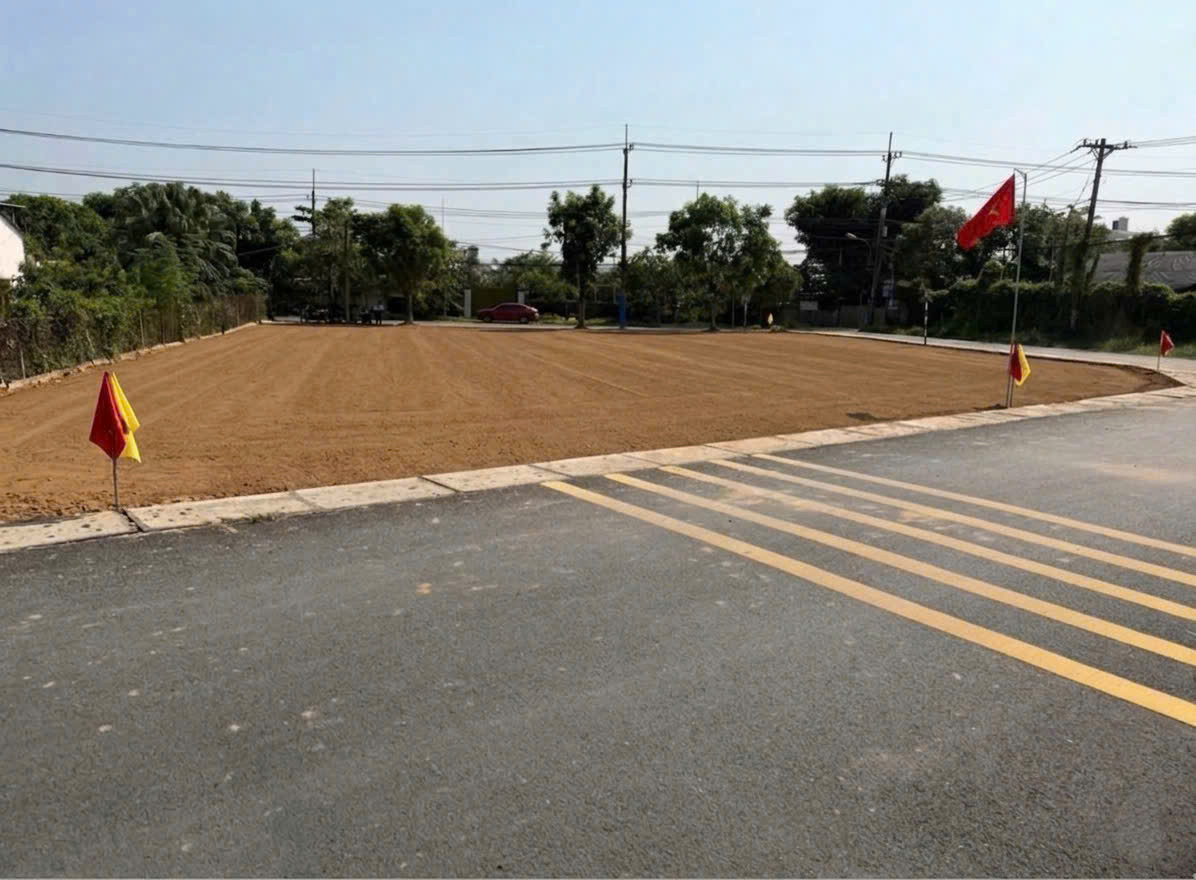 MẶT TIỀN KINH DOANH TL2 - SÁT CHỢ VIỆT KIỀU - CHỈ ĐẦU 2 TỶ NHỎ-DT đẹp: 6x17m Full thổ cư